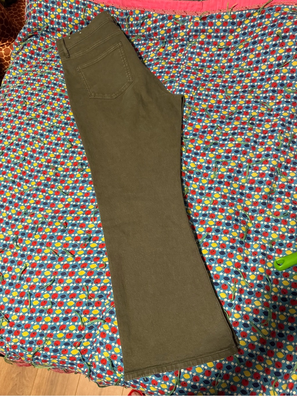 NWOT LOFT Green Denim Welt Pocket High Rise Kick Crop Jeans size 12 - Picture 7 of 7